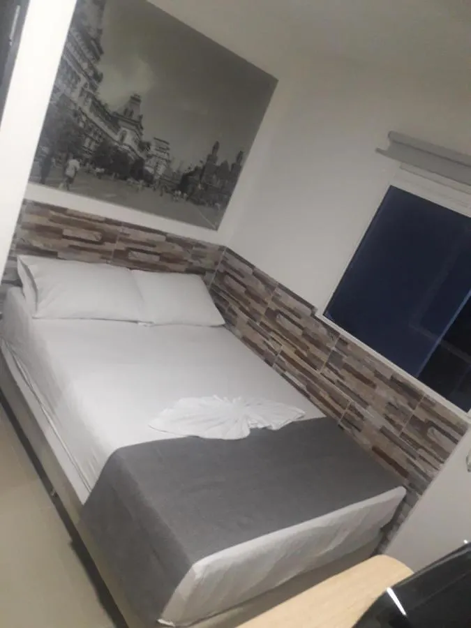 Hotel Select Medellin 2*,  Colombia